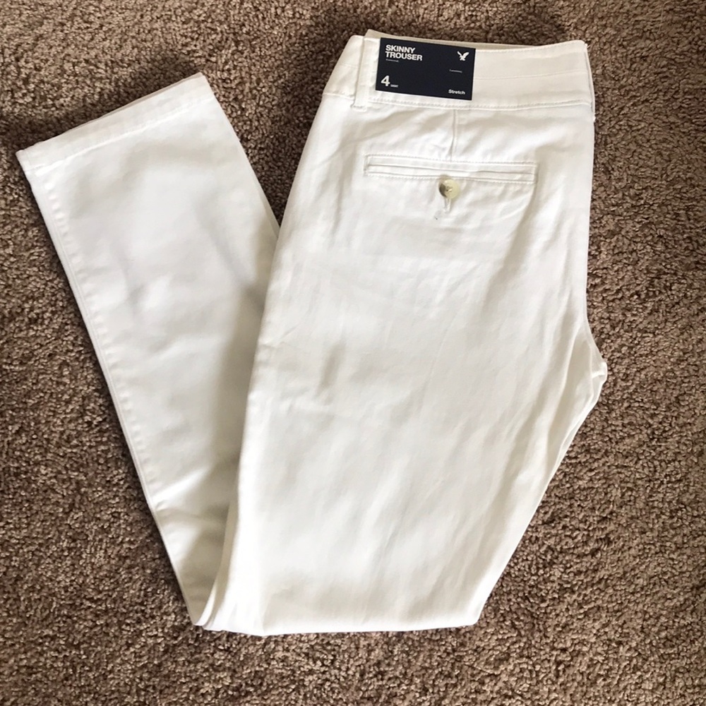 American Eagle White Trousers size 4 short